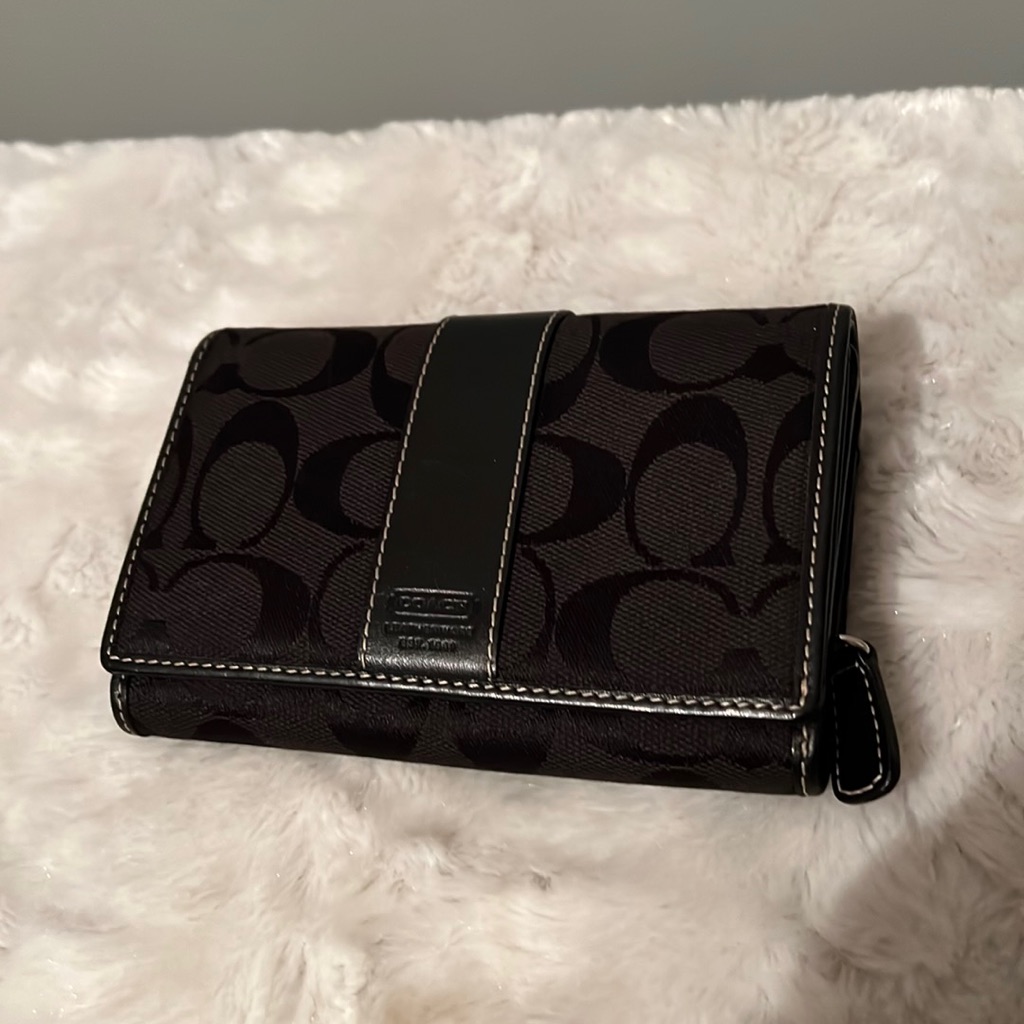 Coach Vintage Signature C Canvas With Leather Trim Small Bifold Wallet. Black